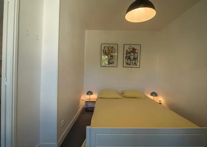 Le Cinema - - Proche Sanctuaire * Lourdes